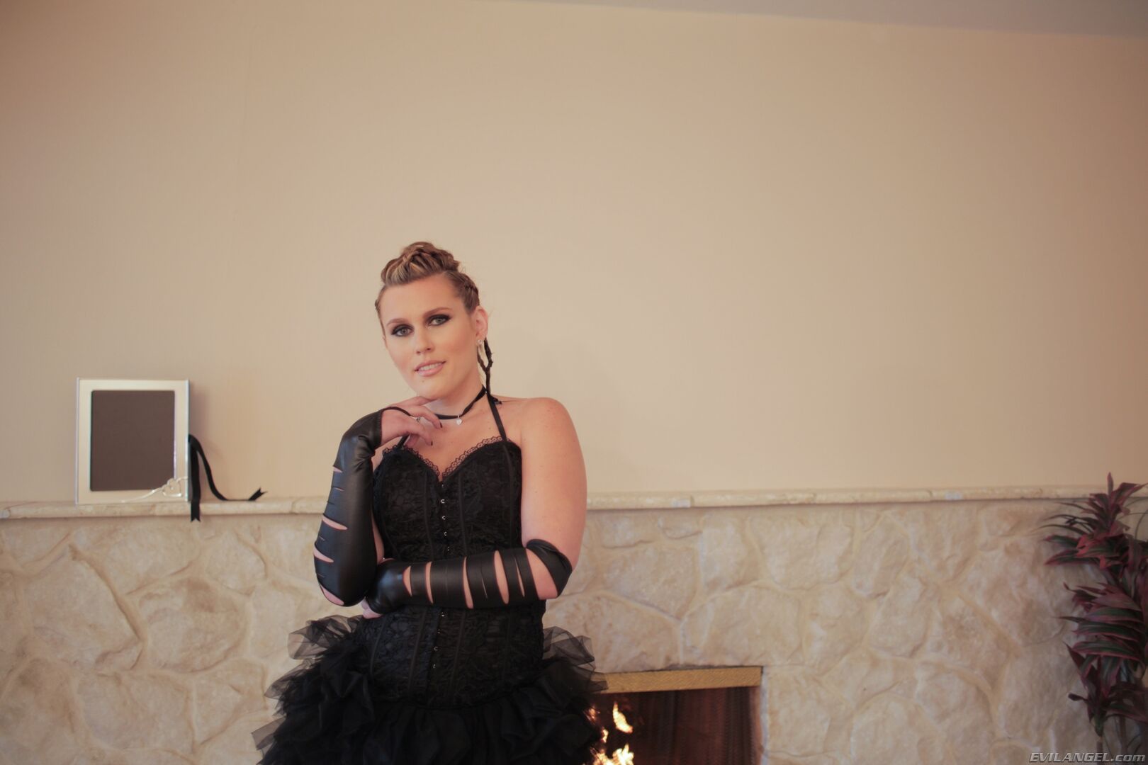 STRAP-ON DOMME SODOMIZES BUSTY LESBIAN