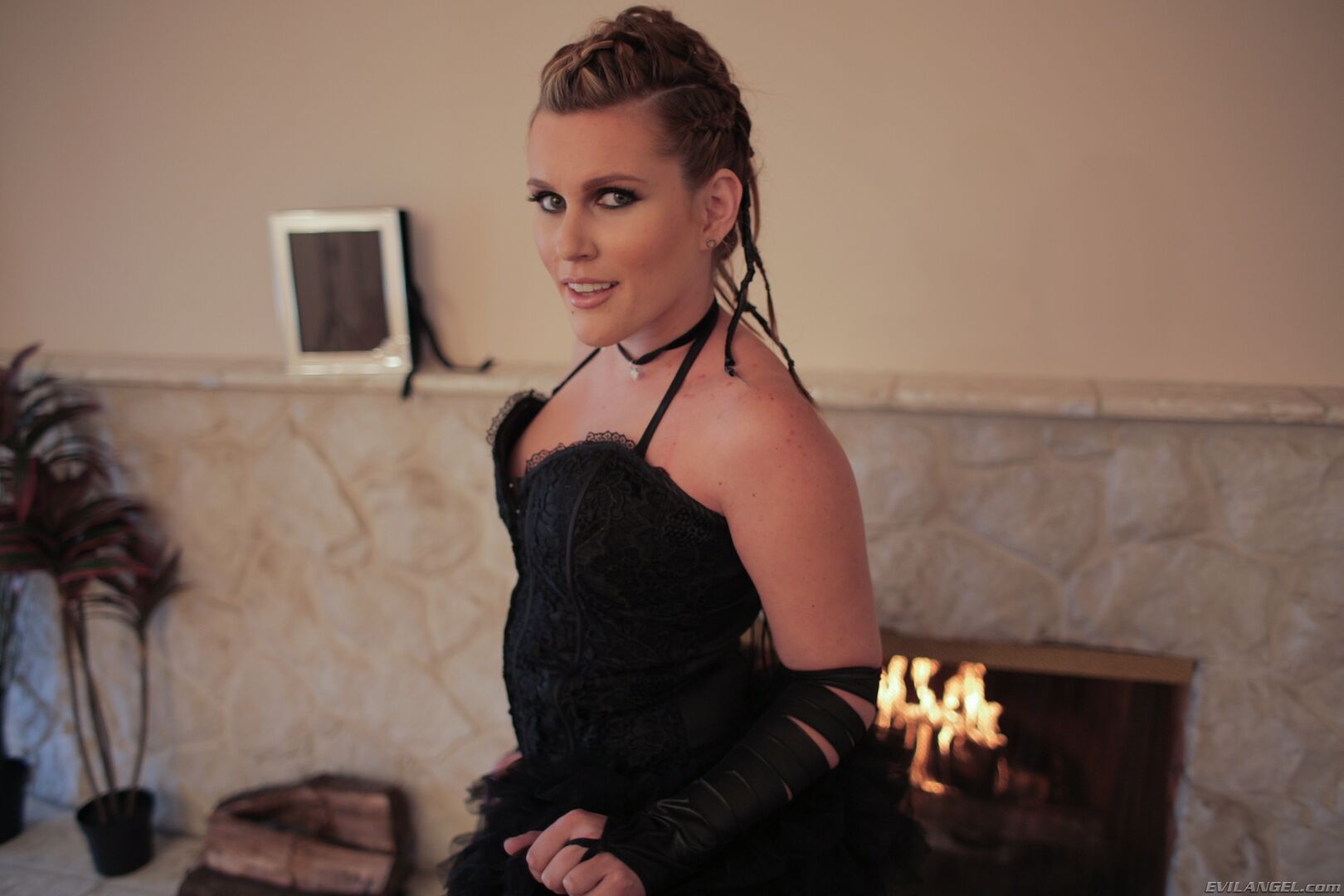 STRAP-ON DOMME SODOMIZES BUSTY LESBIAN