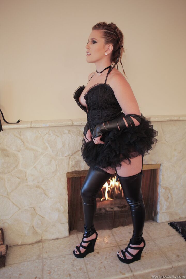STRAP-ON DOMME SODOMIZES BUSTY LESBIAN