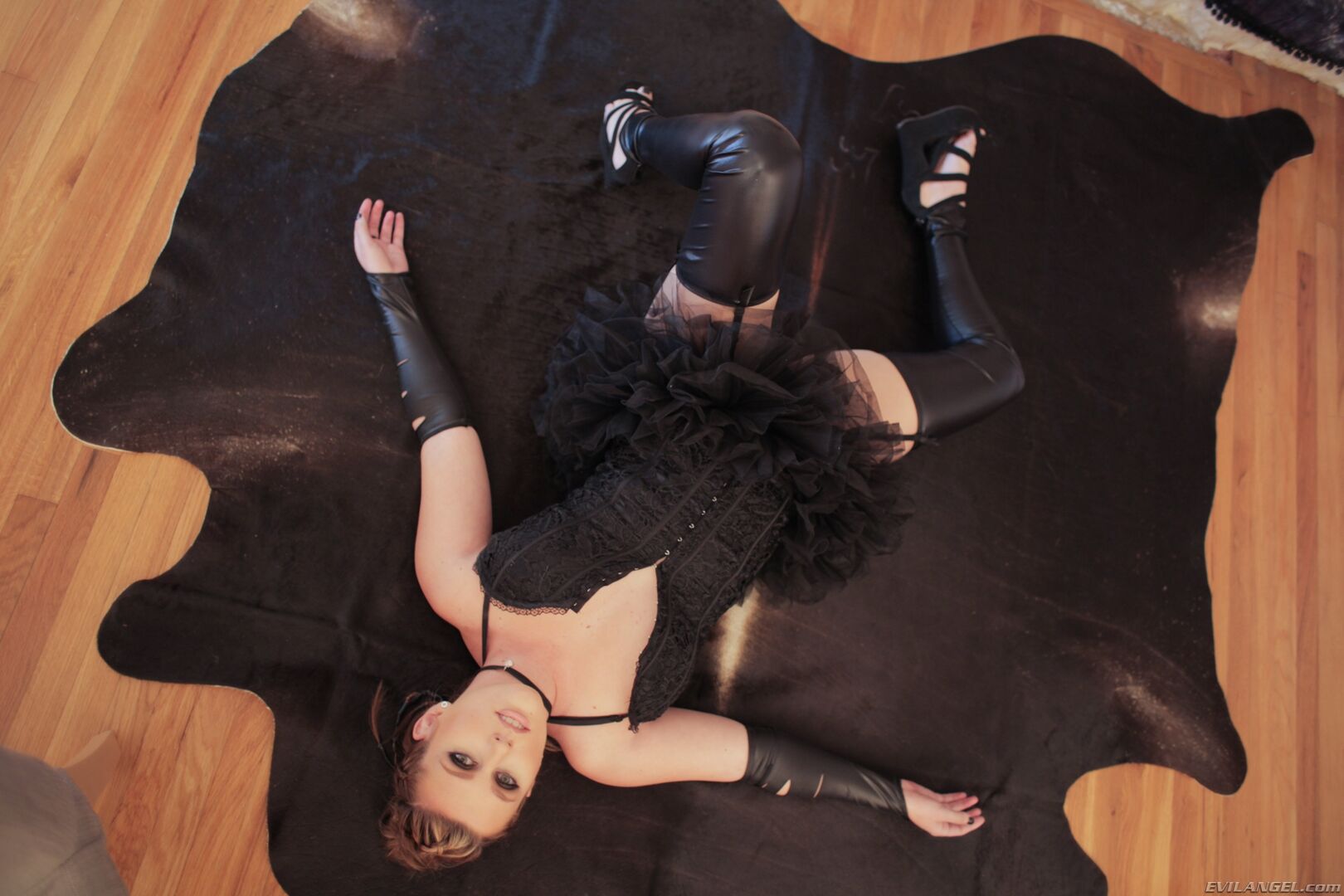 STRAP-ON DOMME SODOMIZES BUSTY LESBIAN