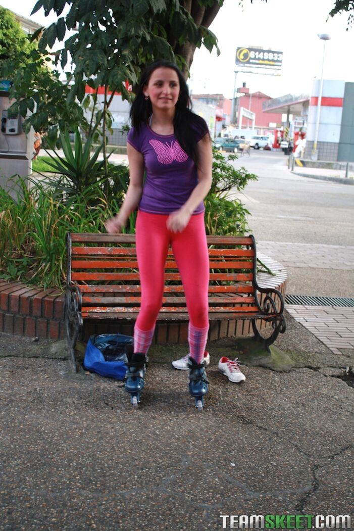Roller skate skeeting
