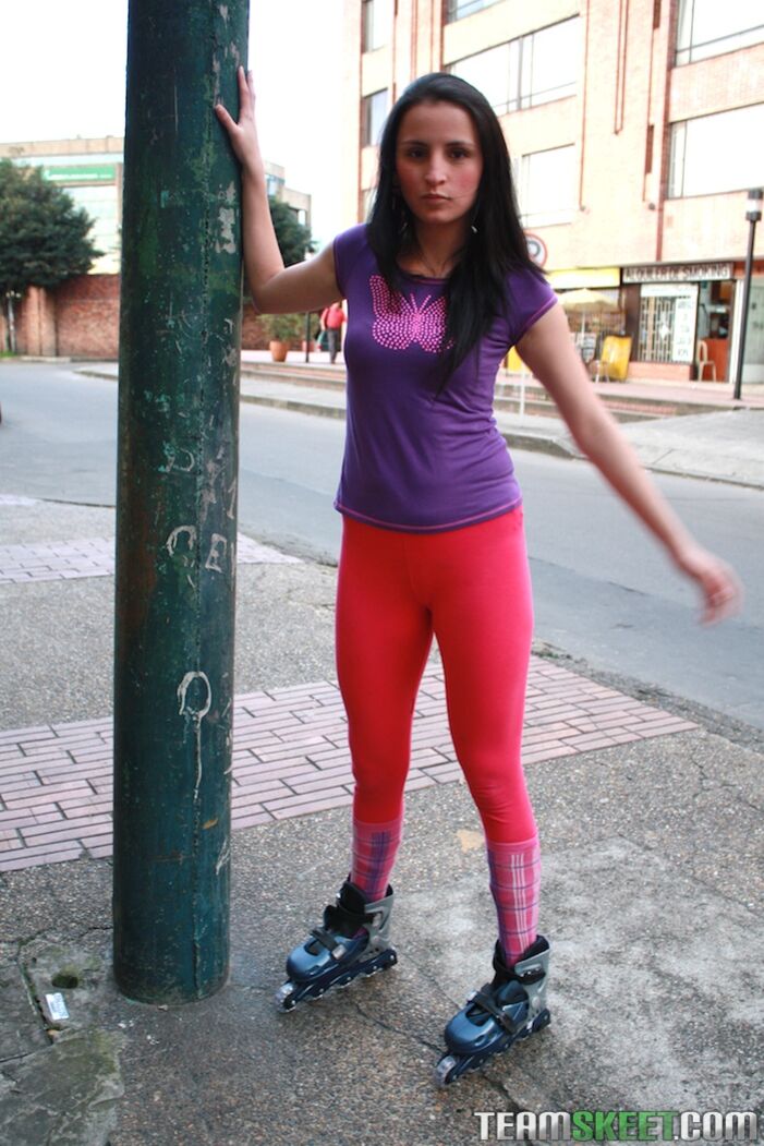 Roller skate skeeting