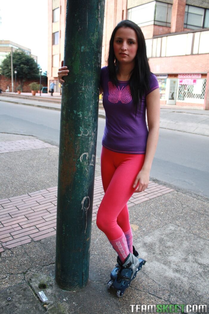 Roller skate skeeting