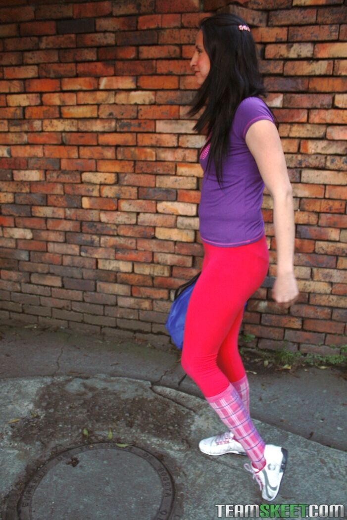 Roller skate skeeting