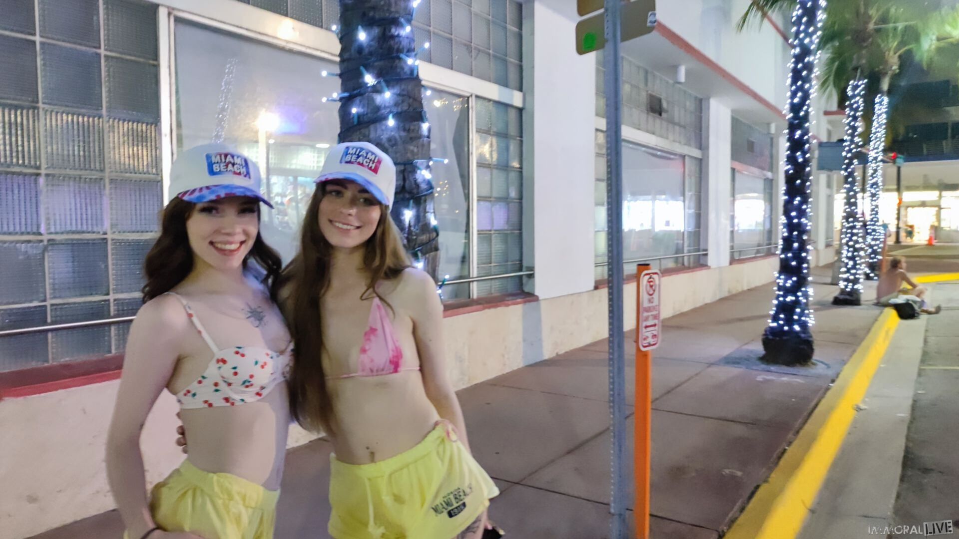 Renee Rose & Venus Vixen Sorority College Cuties Deep Creampie Threesome