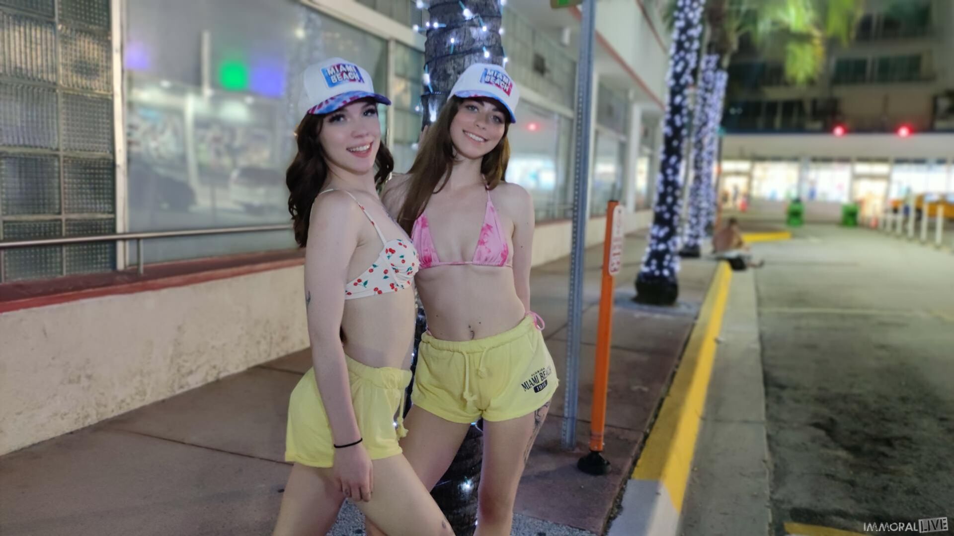 Renee Rose & Venus Vixen Sorority College Cuties Deep Creampie Threesome