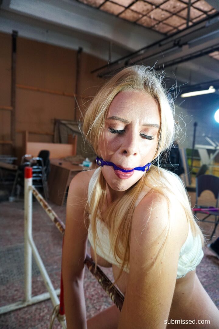 Struggling Nikki Kiddle