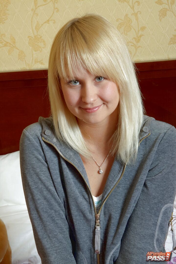 Victoria Perfect Anal HDV4333