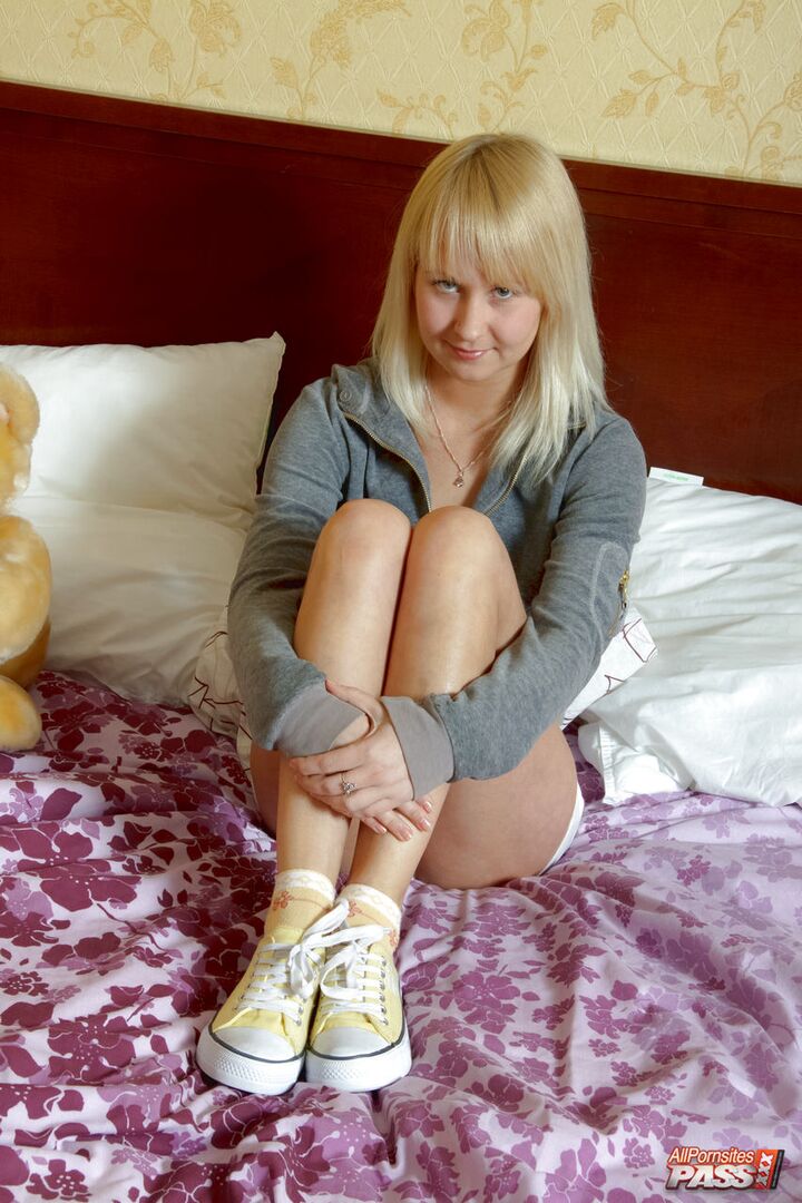 Victoria Perfect Anal HDV4333