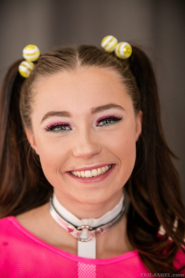 CAROLINA JACKHAMMERED TO SQUIRTING