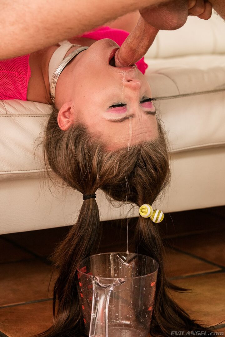 CAROLINA JACKHAMMERED TO SQUIRTING