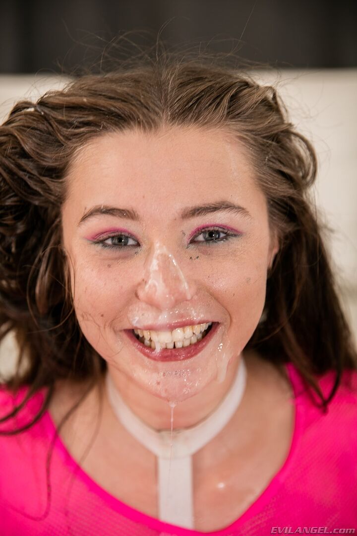 CAROLINA JACKHAMMERED TO SQUIRTING