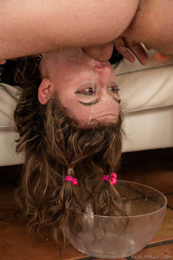 SQUIRTING HARLEY'S SKETCHY HOOKUP APP