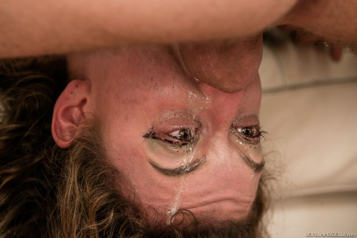 SQUIRTING HARLEY'S SKETCHY HOOKUP APP