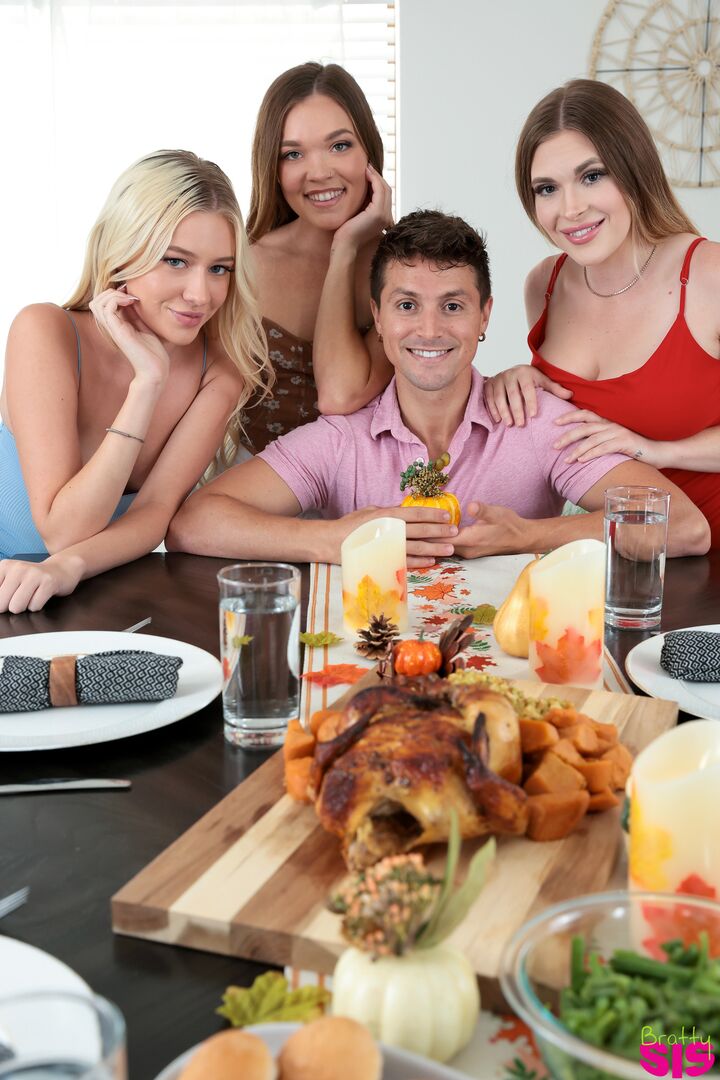 I Had My Stepsisters Thanksgiving Pie - S29:E7