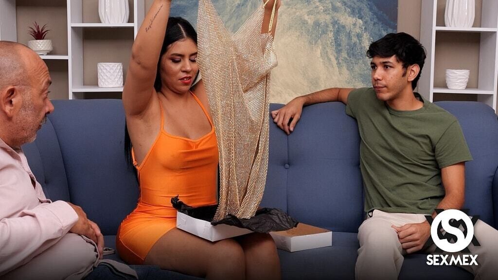 A GIFT FOR STEP-MOM . ELIZABETH MÁRQUEZ