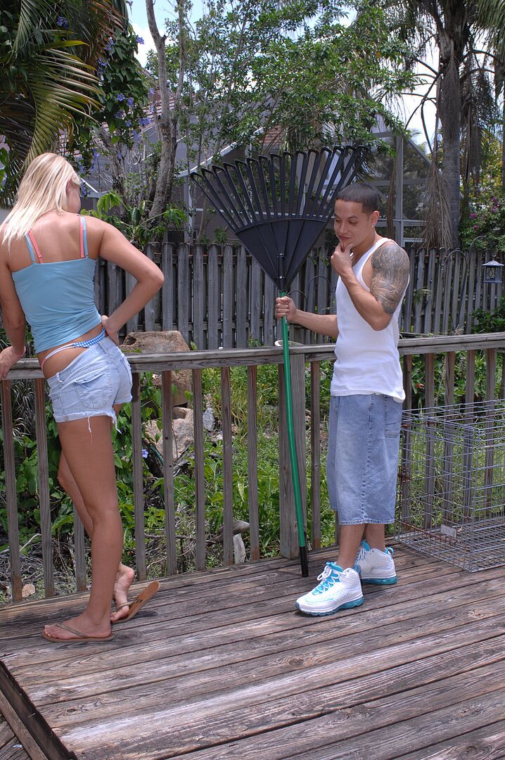 Guy Can't Resist Vanessa In Her New Thong