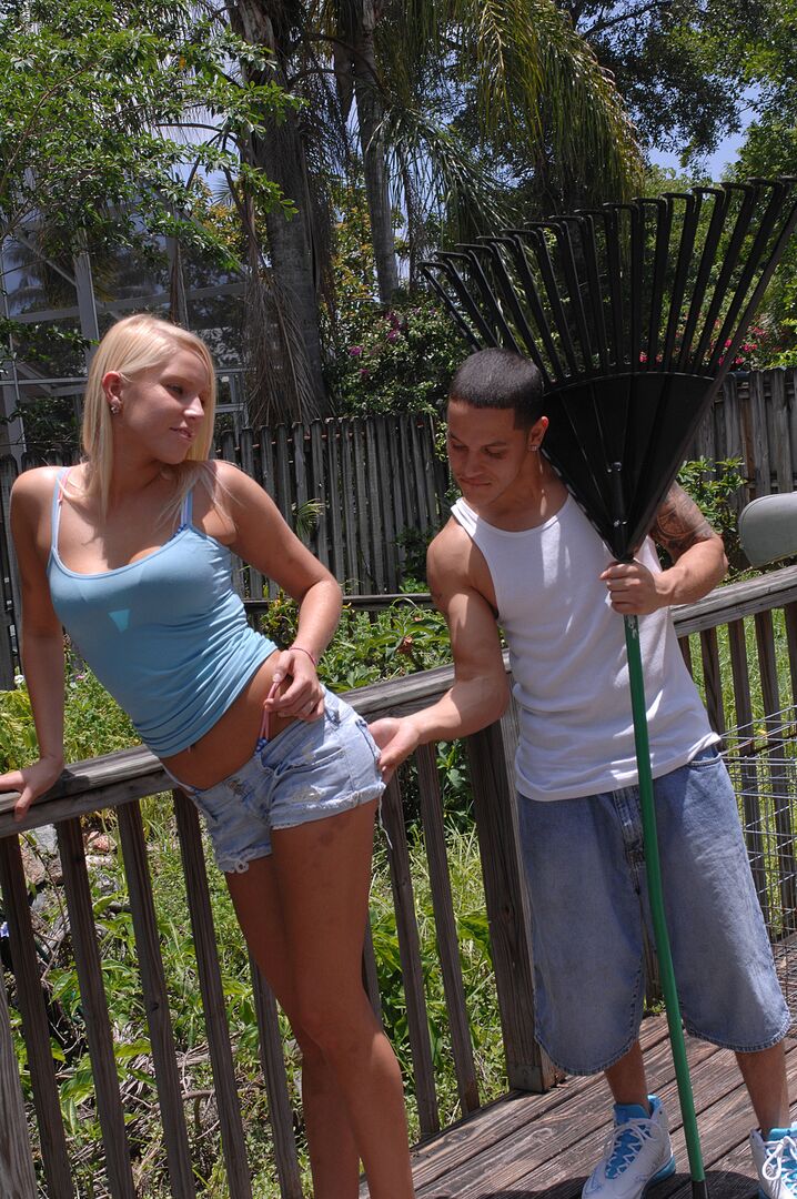 Guy Can't Resist Vanessa In Her New Thong