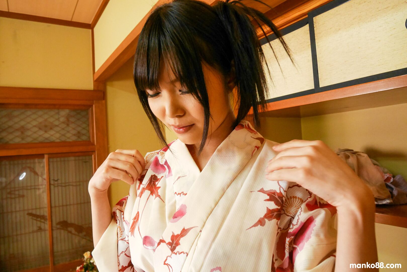 Hot gorgeous Japanese babe