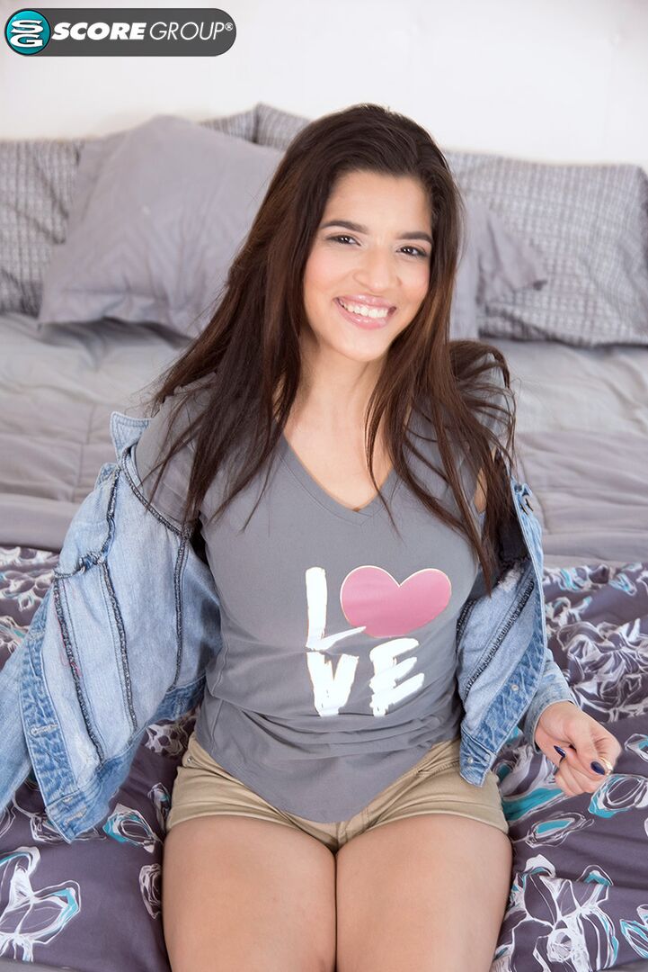DON'T LET DAD SEE! YOUNG LATINA GABRIELLA SHOWS US HER BIG, NATURAL TITS AND CURVY BODY.
