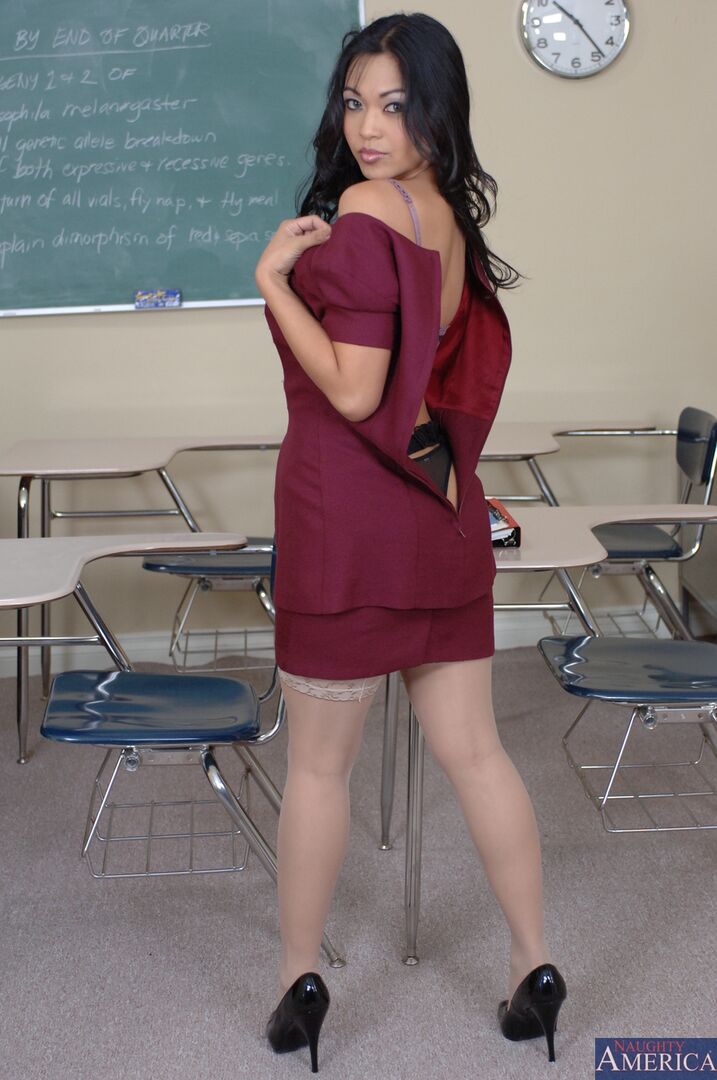 Mika Tan fucking in the classroom with her brown eyes