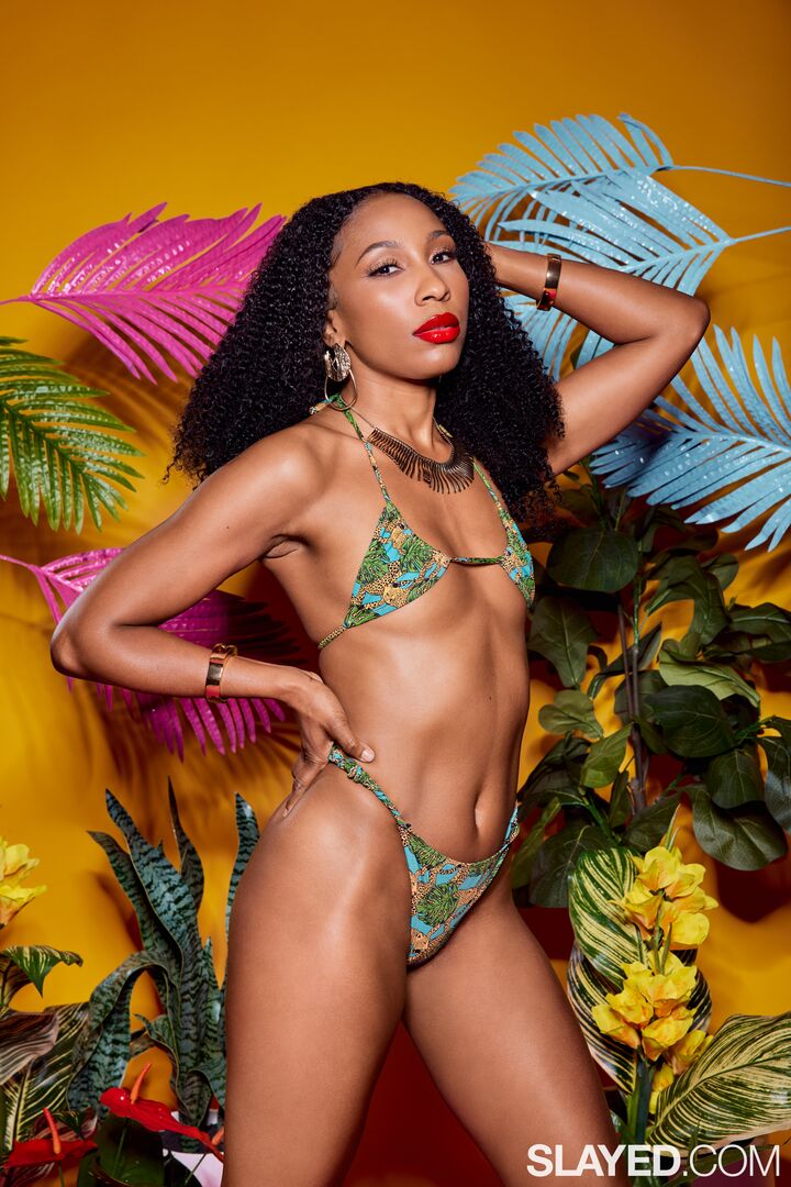 Insatiable Olivia Ravishes Chloes Heavenly Body