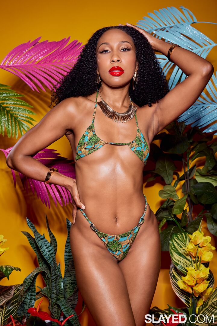 Insatiable Olivia Ravishes Chloes Heavenly Body