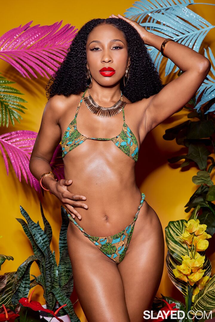 Insatiable Olivia Ravishes Chloes Heavenly Body