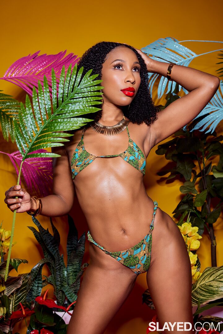 Insatiable Olivia Ravishes Chloes Heavenly Body