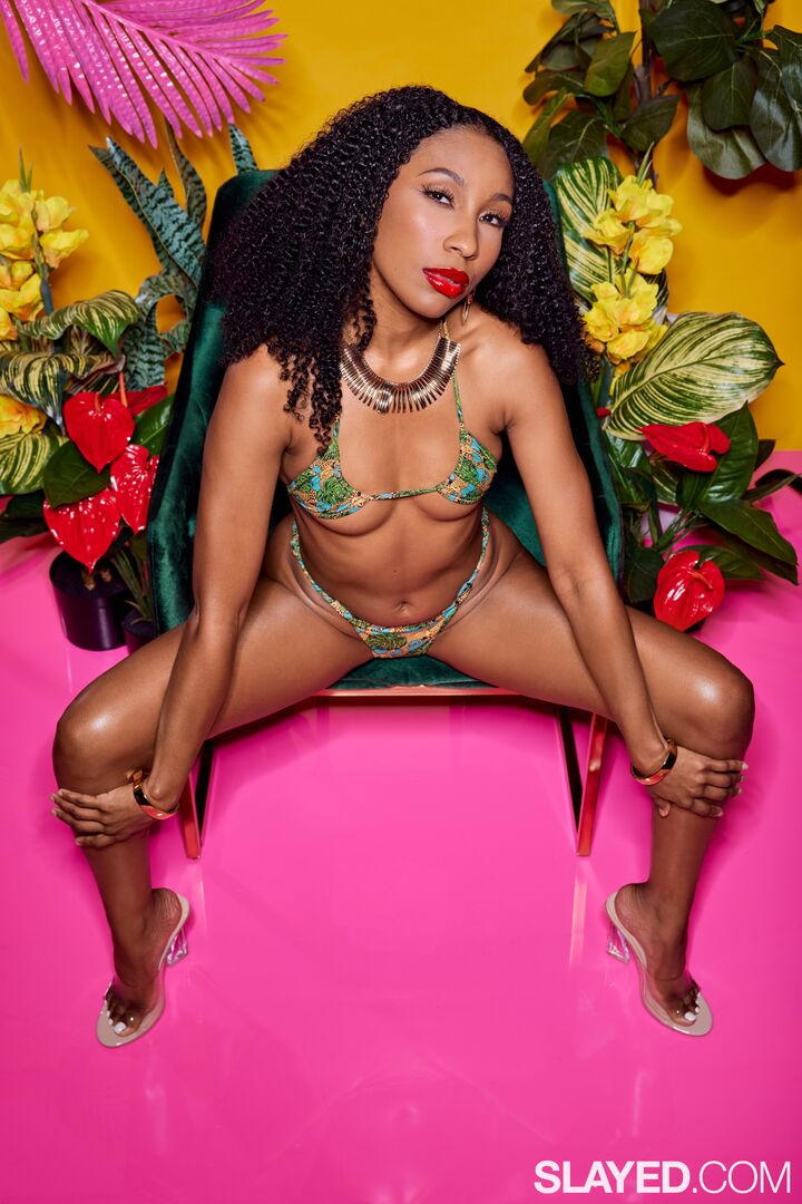 Insatiable Olivia Ravishes Chloes Heavenly Body