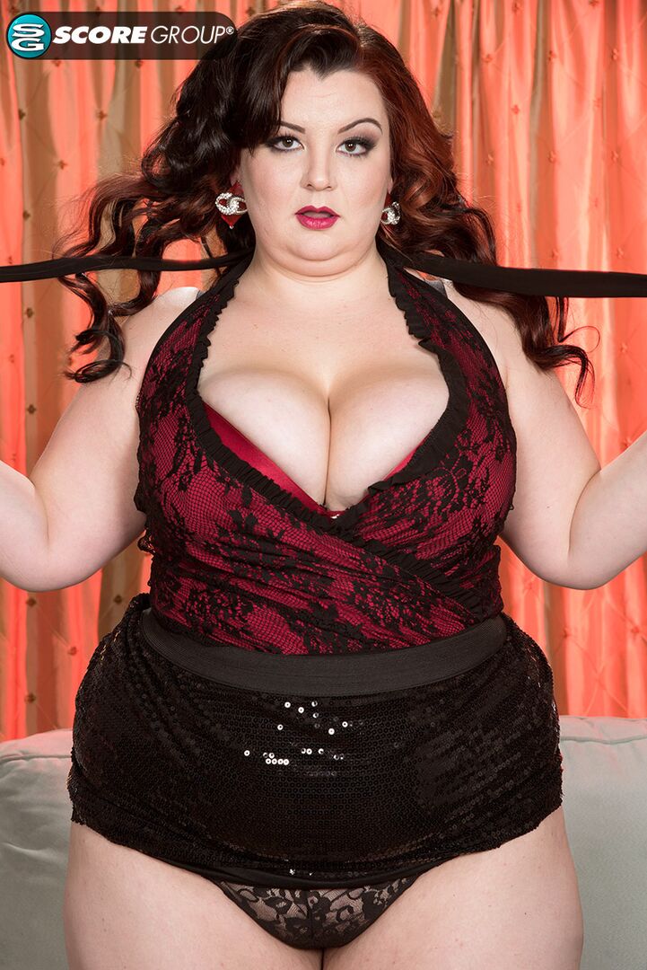 FILLING THE CUPS OF HER 36J BRA