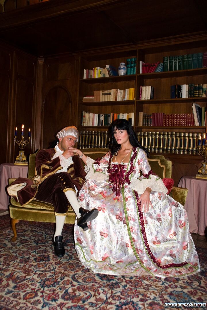 Sarah Twain Takes It Deep in the Ass when Her Husband Is Away