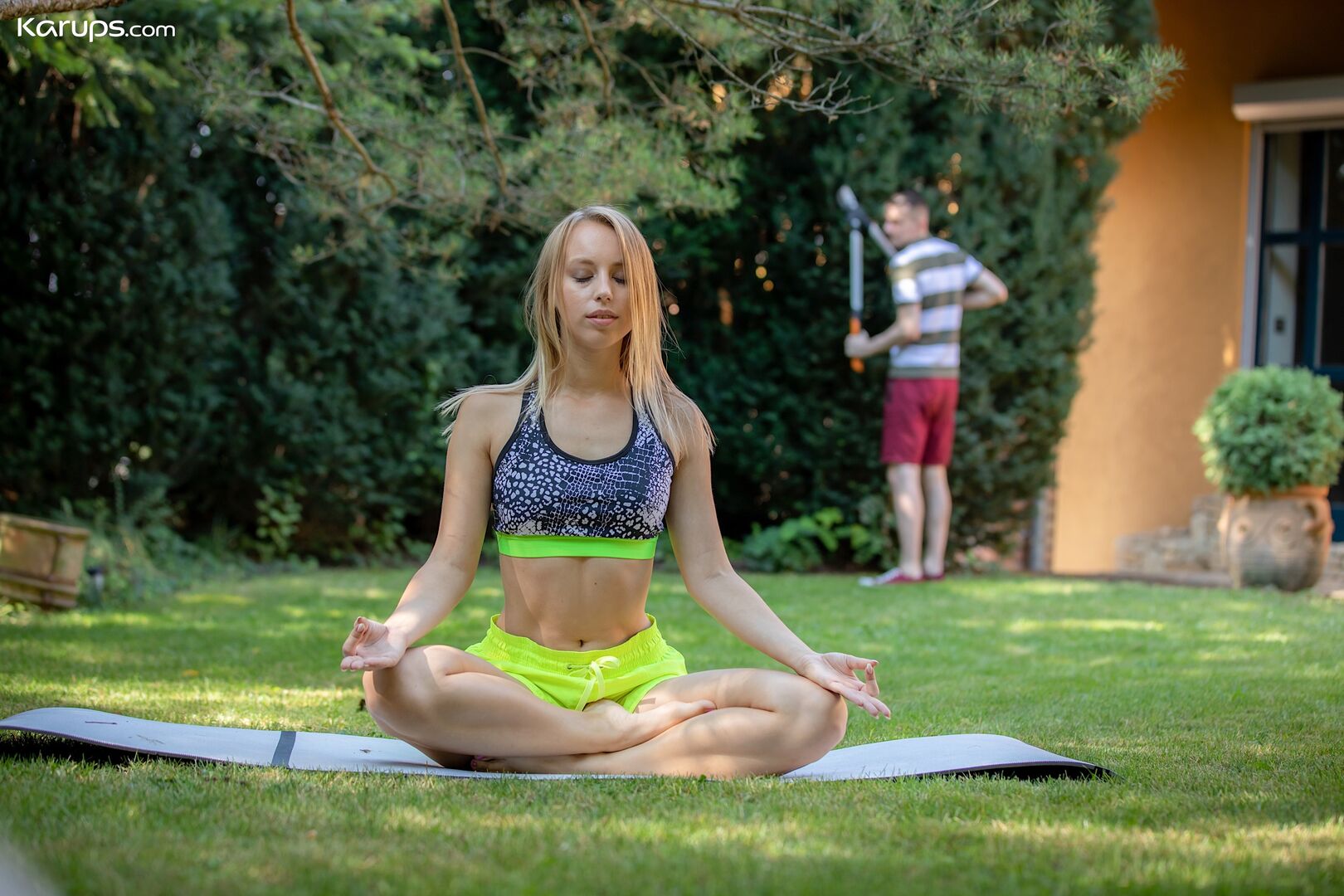 YOUNG HOT YOGA