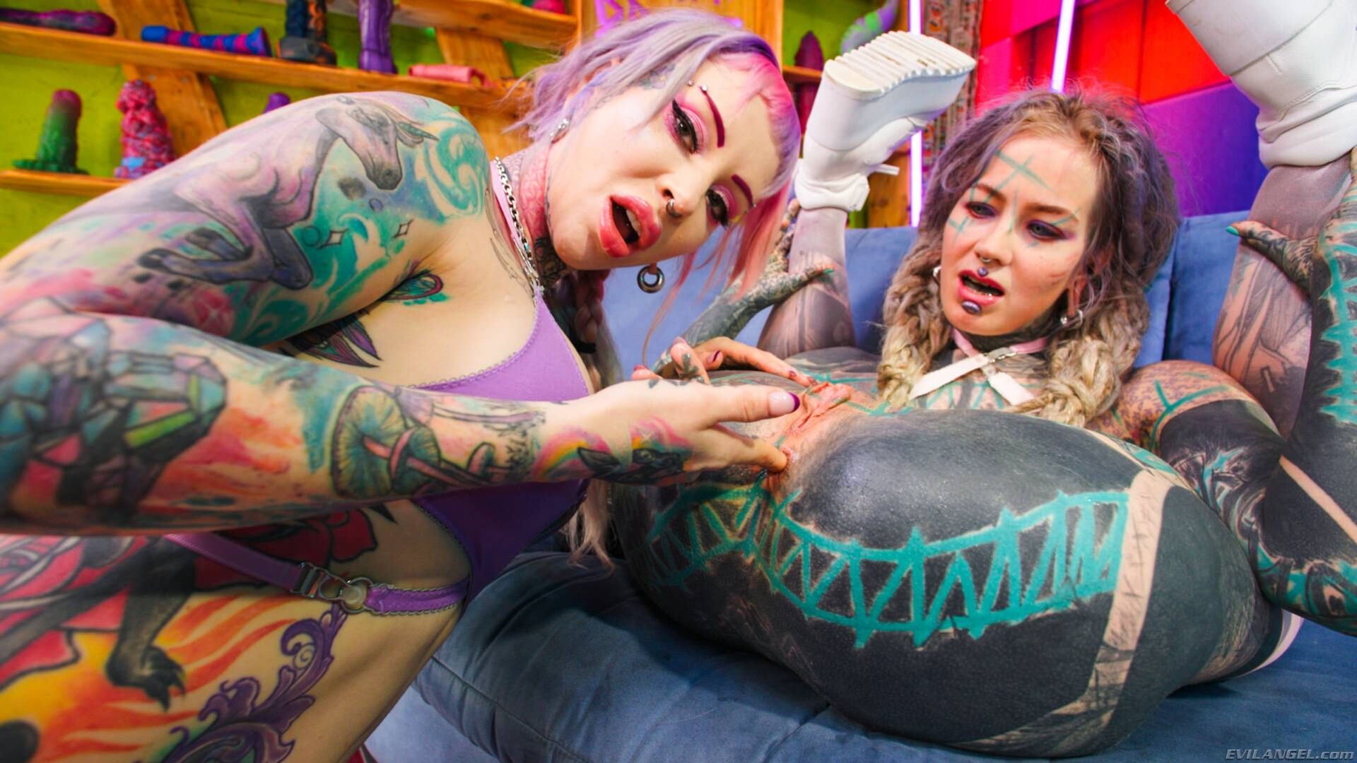 Anuskatzz & Kellie Panther