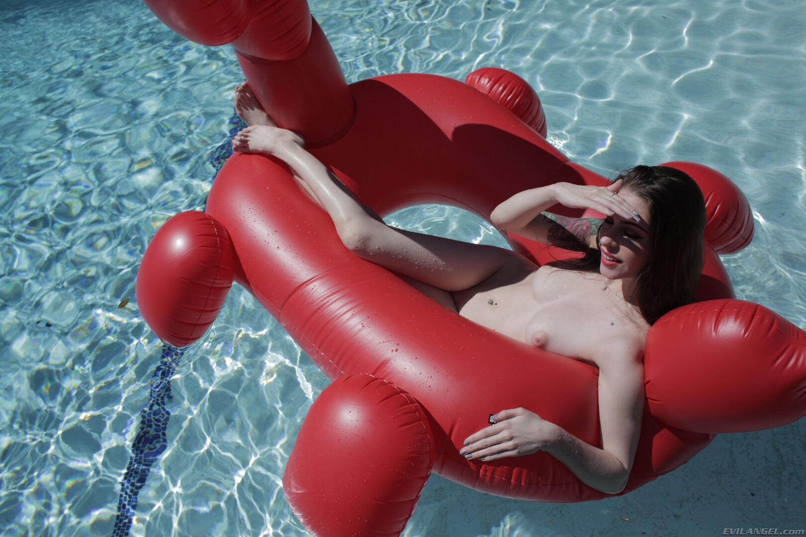 ANNA'S PROLAPSING SODOMY & FOOT FUN