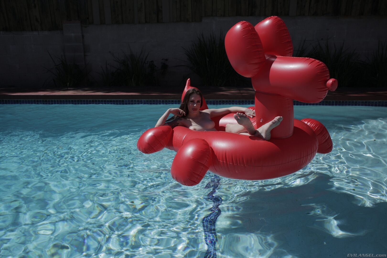 ANNA'S PROLAPSING SODOMY & FOOT FUN