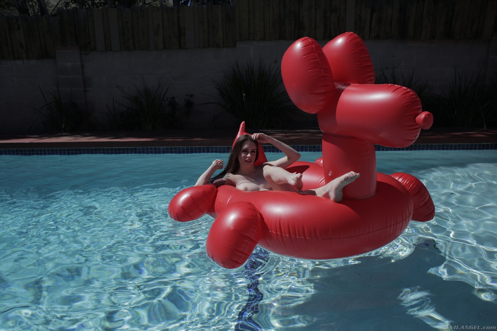 ANNA'S PROLAPSING SODOMY & FOOT FUN