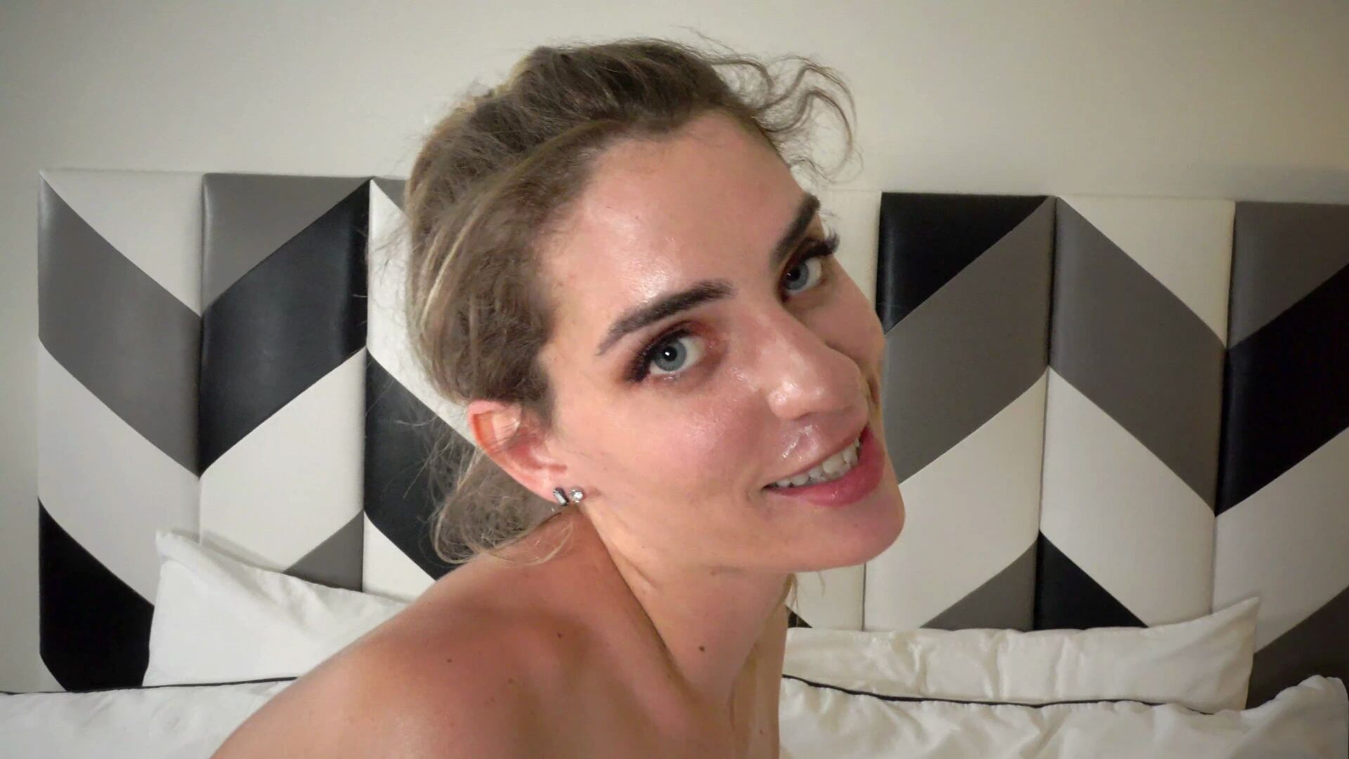 Blonde Beauty Graycee Gets A Creampie