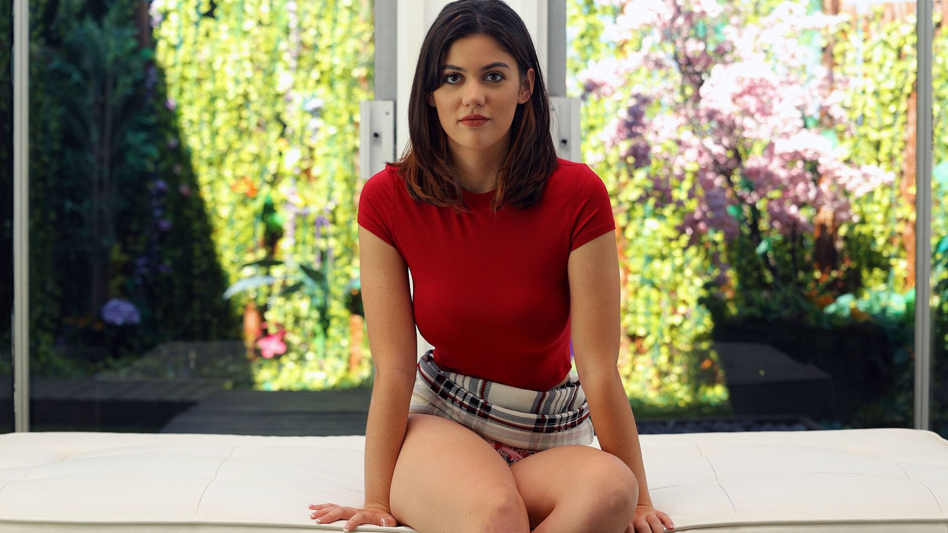 Ellie NG