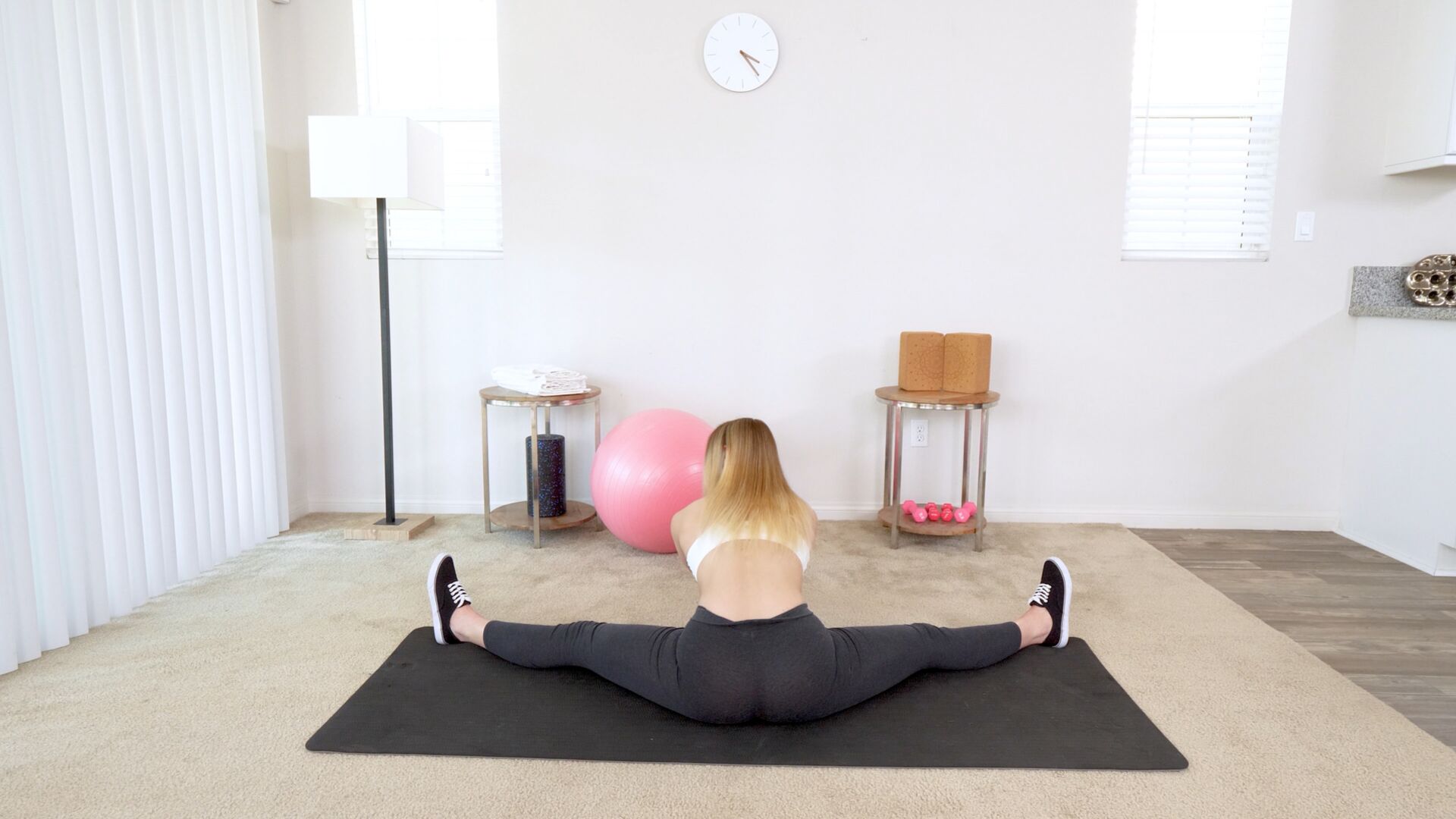 Casting Thicc Booty Petite Fitness Girl
