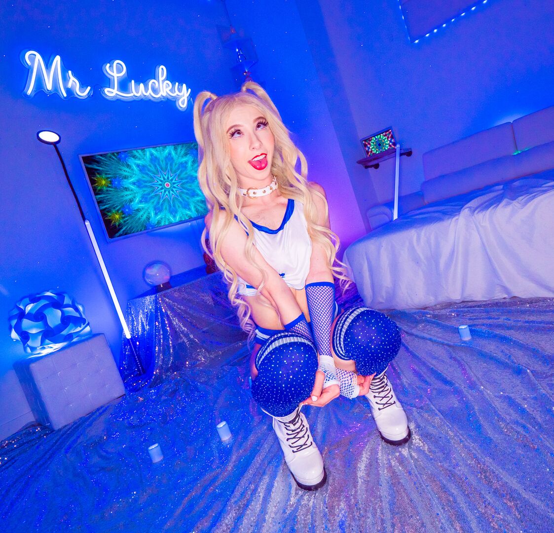 Kenzie Reeves Is Out Of This World