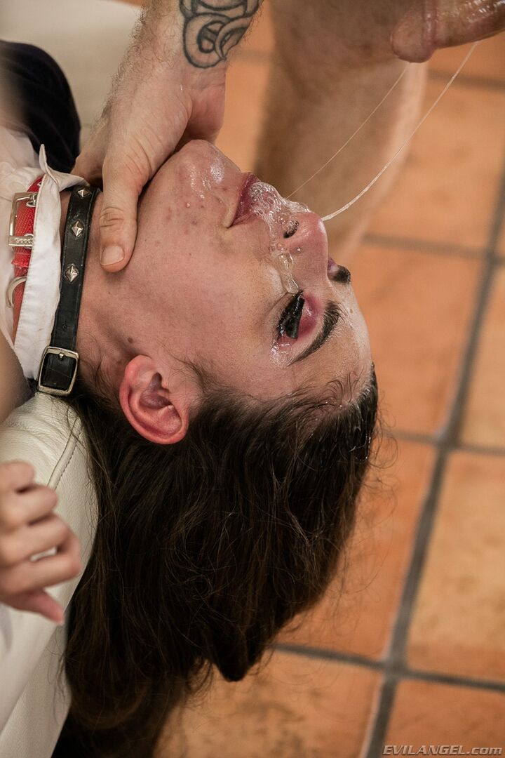 SUBMISSIVE, SQUIRTING ARIELLE'S HOOKUP