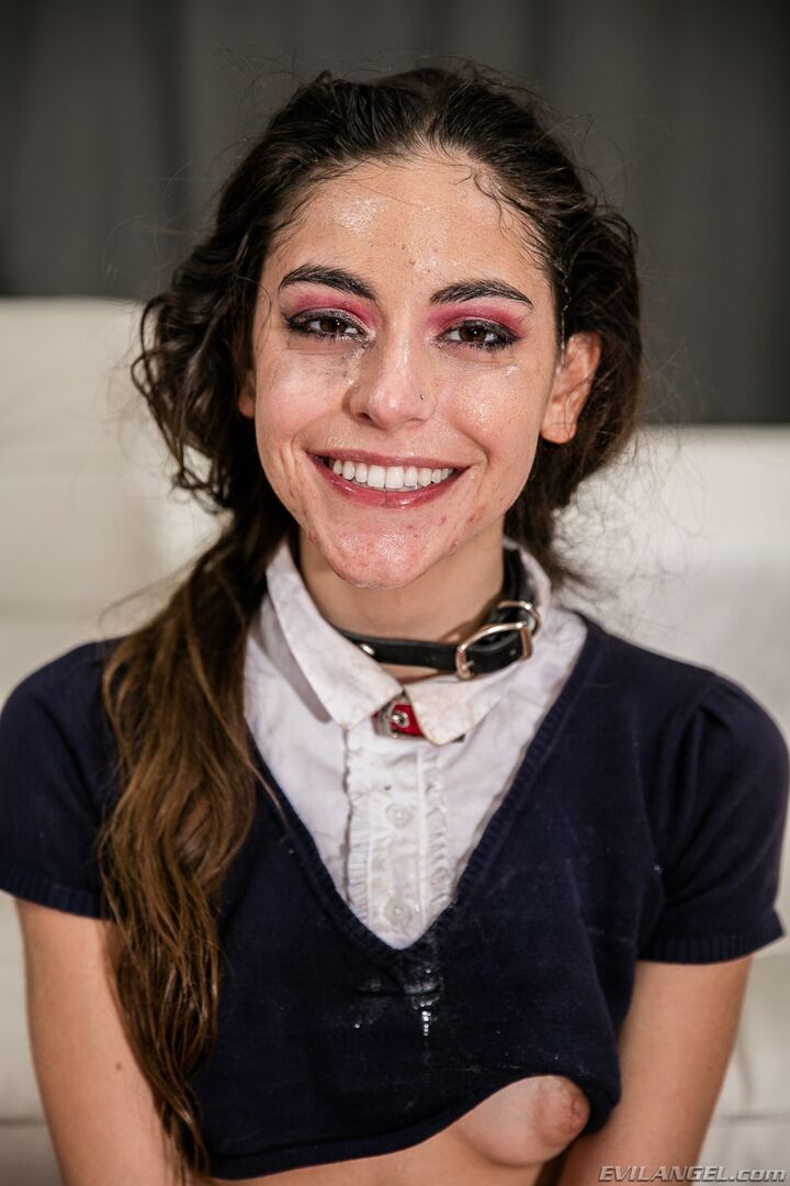 SUBMISSIVE, SQUIRTING ARIELLE'S HOOKUP