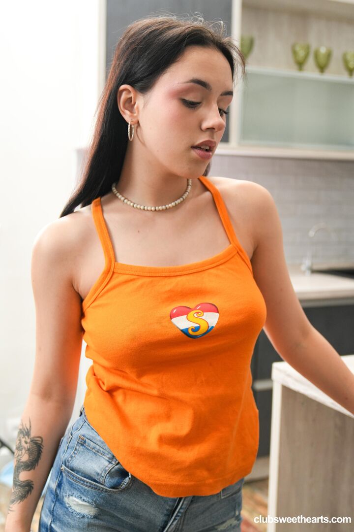 Rihanna flashing her sweet titties