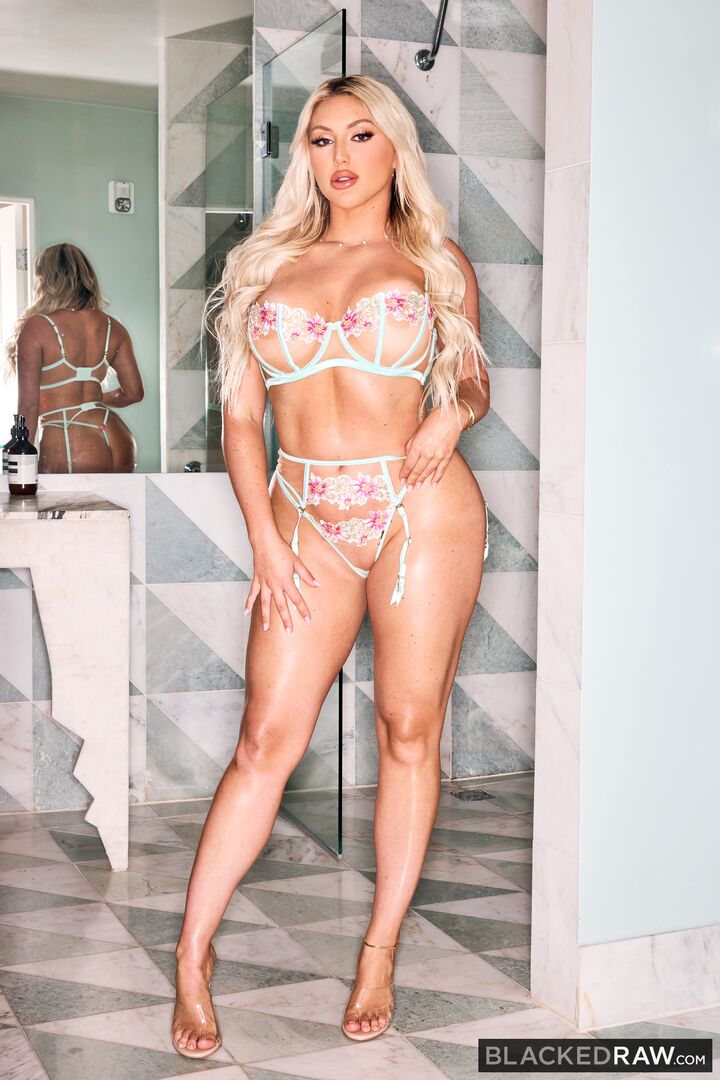 Curvy Baddie Kayley Ditches BF For Some Good BBC