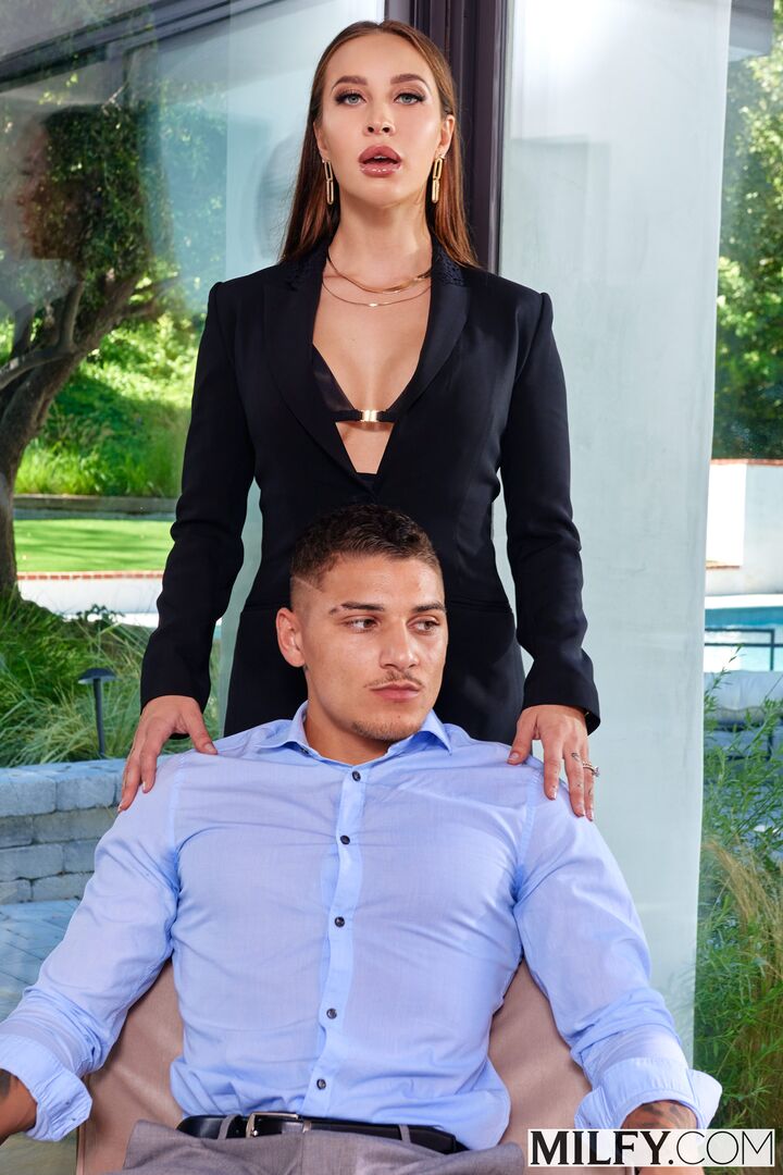 Boss Lady Melissa Fucks Assistant On Business Trip