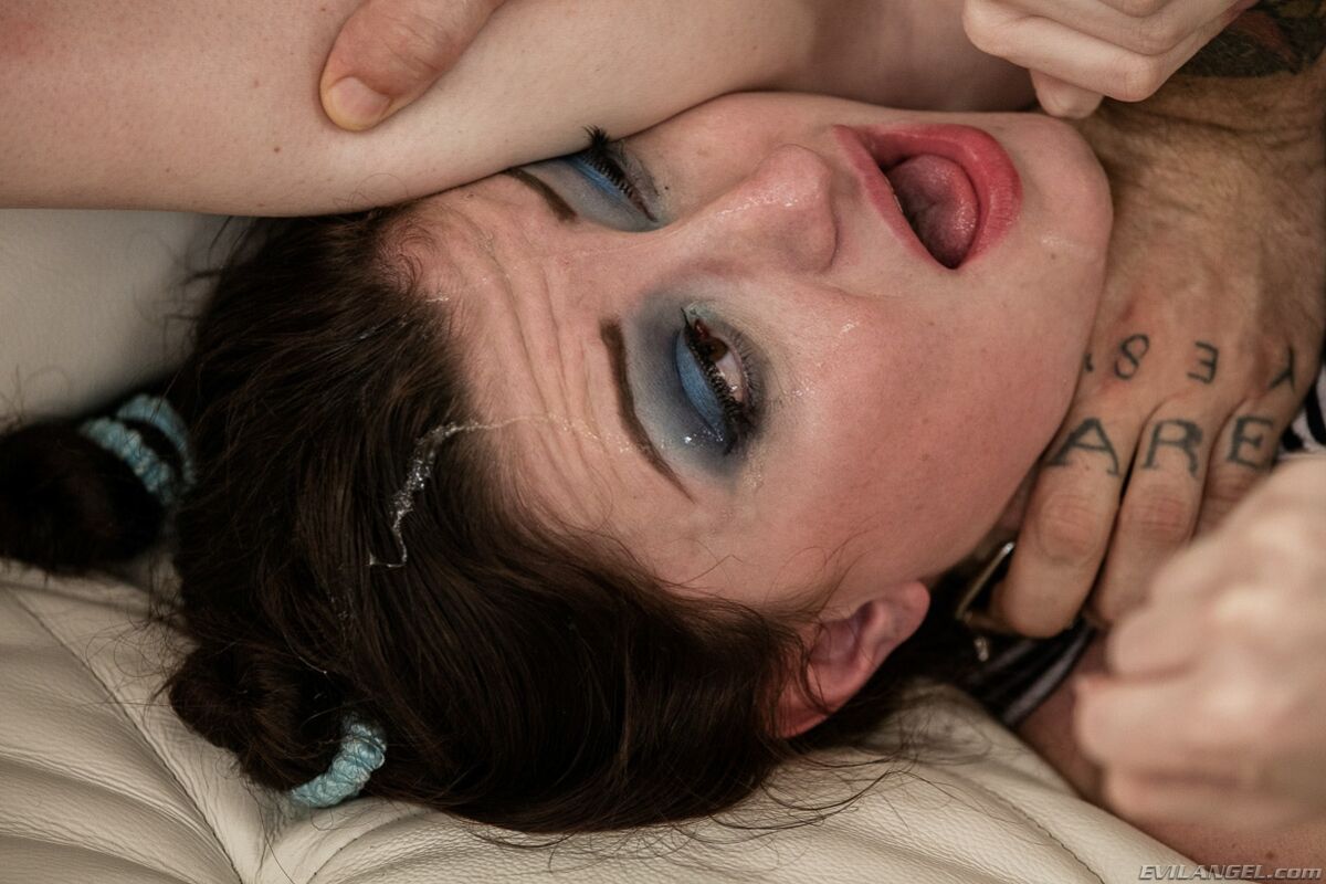 SUBMISSIVE, SQUIRTING HAILEY'S HOOKUP