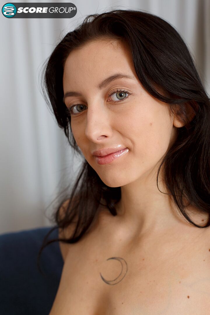 NATURALLY-BUSTY MARLEMM HAS A SHAVED PUSSY. SHE JUST TURNED 18 AND WANTS TO SHOW OFF.