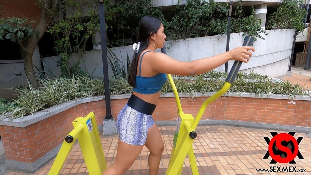 FITNESS GIRL . MILA FOX