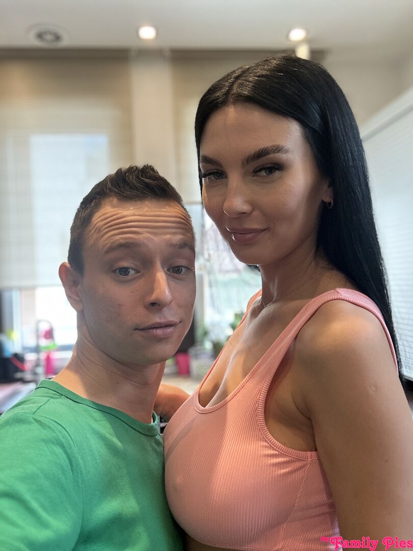 Maybe If You Eat This Pussy Youll Grow Taller - S32:E2